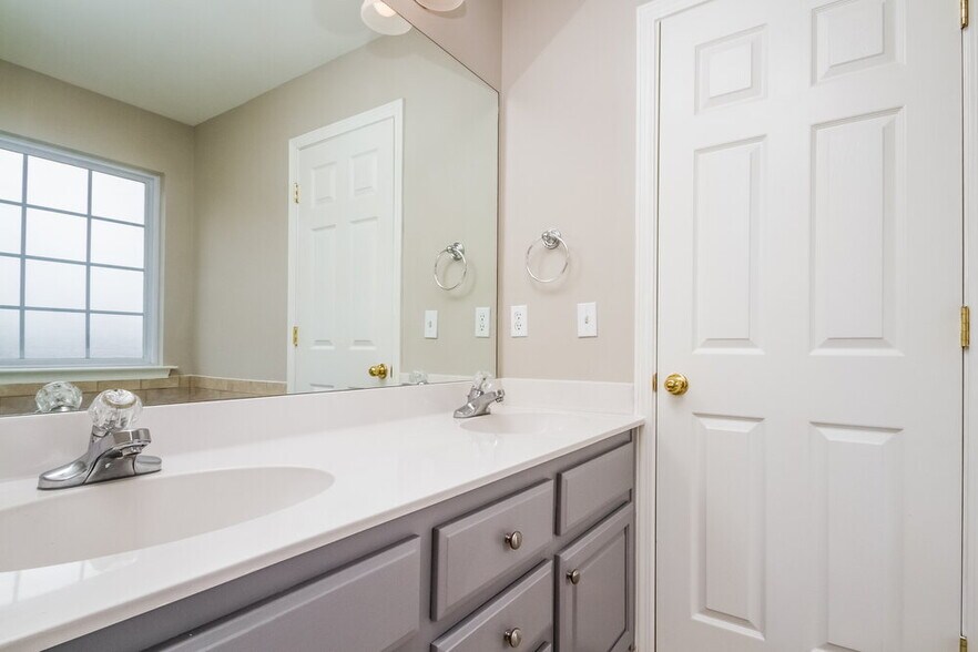 Building Photo - 5024 War Admiral Ct