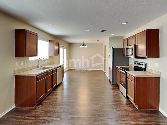 Building Photo - 148 Hinge Chase