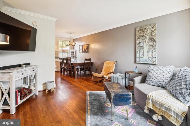 Building Photo - 821 Church St