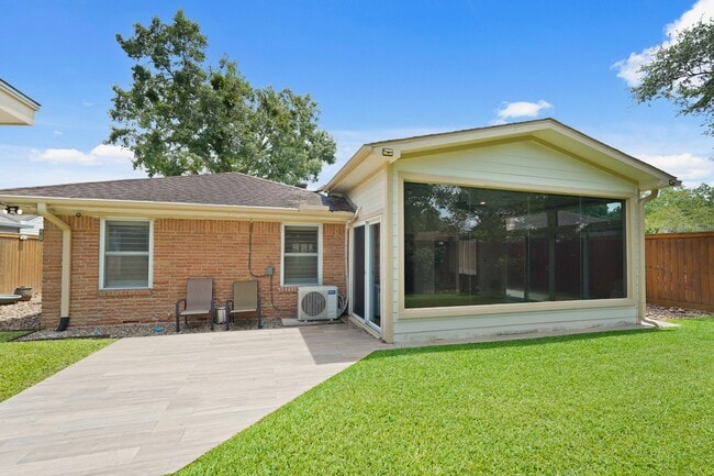 Building Photo - 4526 Benning Dr