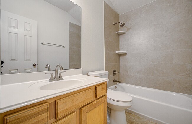 Building Photo - 1904 Roaring Springs Ct