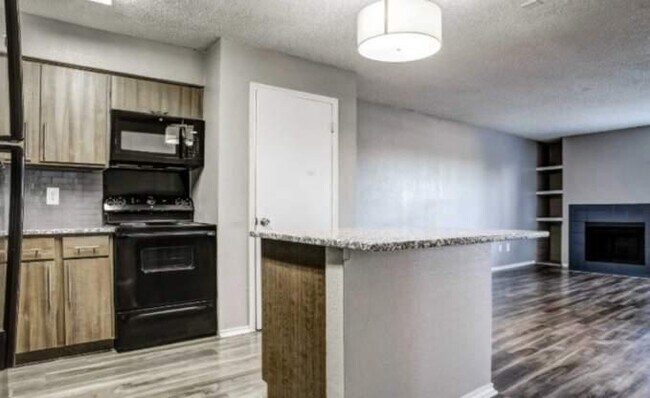 Building Photo - 1 bedroom in Dallas TX 75243