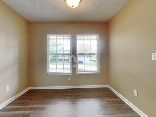 Building Photo - 9865 Whispering Pine Dr