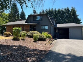 Building Photo - Felida Park- 4 Bedrooms on 1.5 Acres