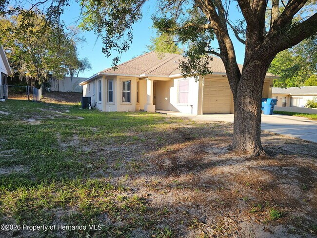 Building Photo - 7477 Canterbury St