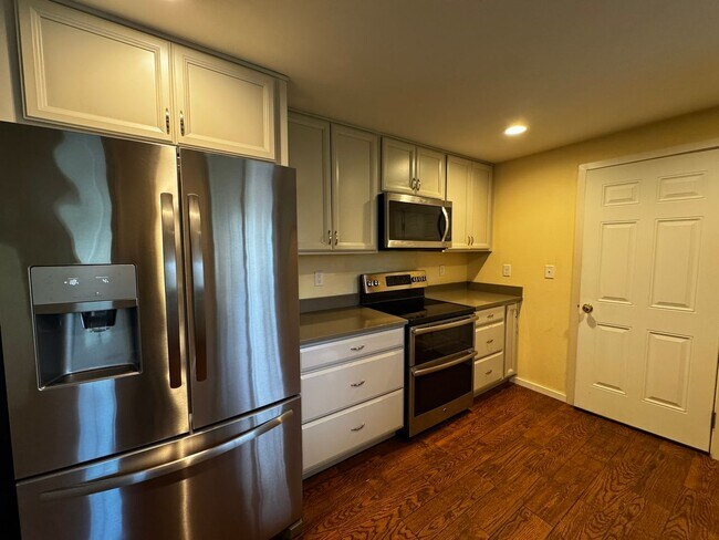 Building Photo - *Move-in Special - $200 off 1st Month's Rent* Updated 3-Bed Home in Desirable South Eugene