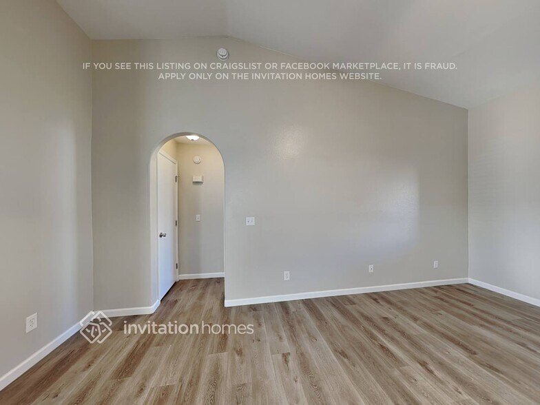 Building Photo - 10219 N 89th Ave