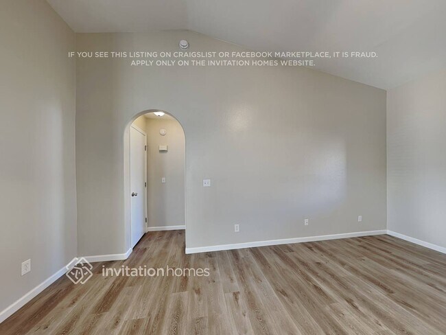 Building Photo - 10219 N 89th Ave