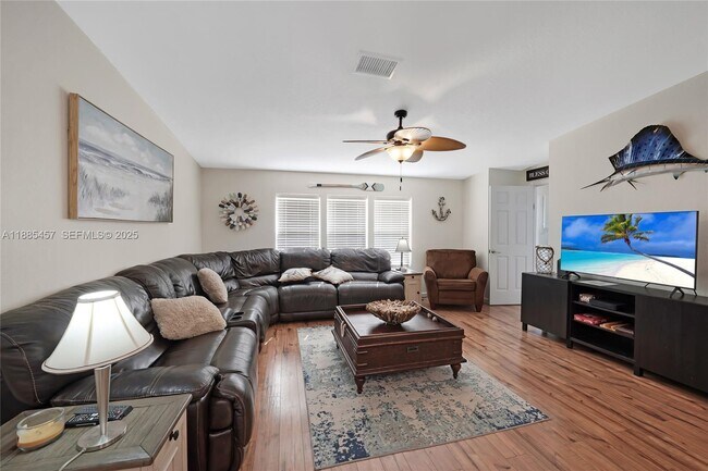 Building Photo - 945 Plantation Rd