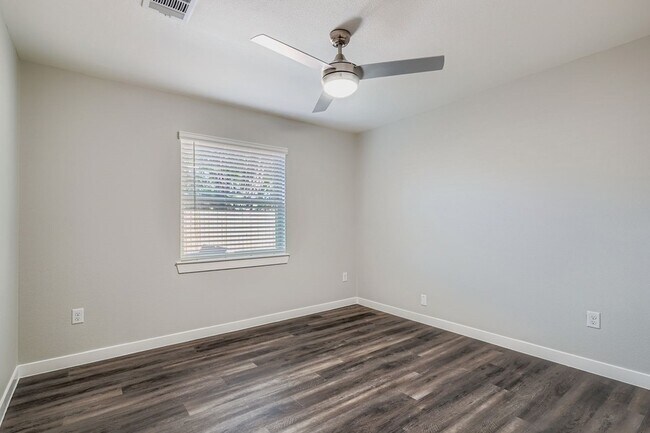 Building Photo - 3809 Misty Meadow Dr