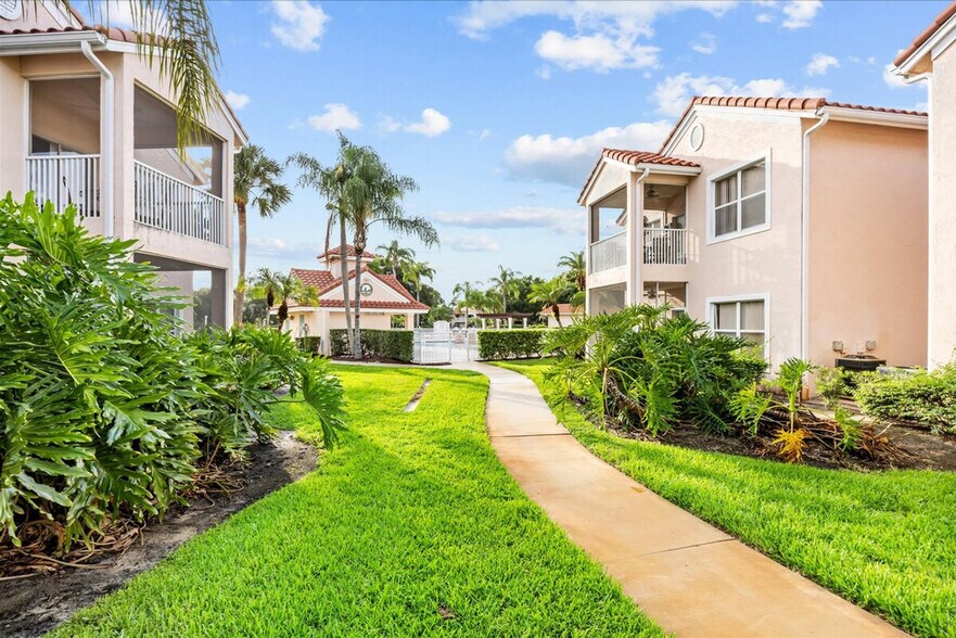 Building Photo - 9955 Perfect Dr