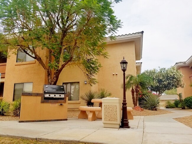 Building Photo - MAY MOVE IN SPECIAL - 1 Bedroom 1 Bath in ...