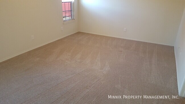 Building Photo - 1002 Osh Kosh Ave. (FS)-