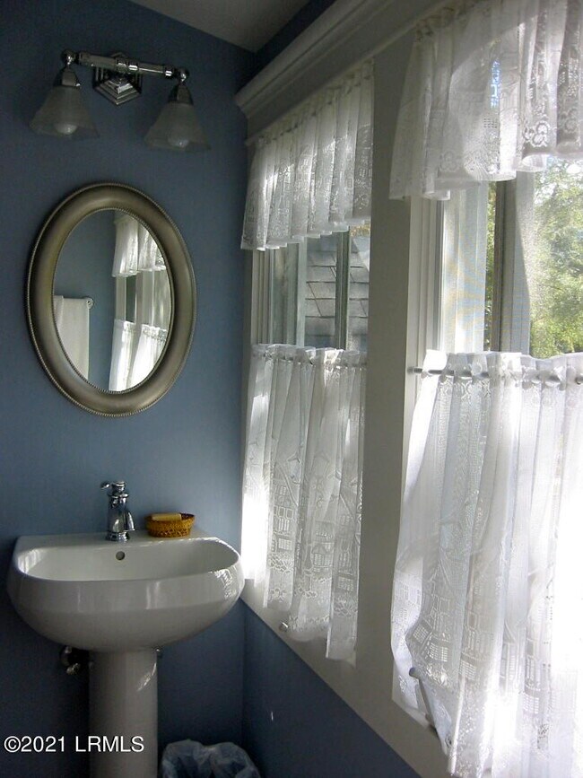 Building Photo - 31 Porcher Pinkney