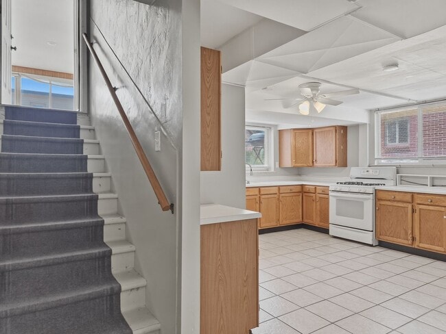 Building Photo - 2936 W 42nd Ave