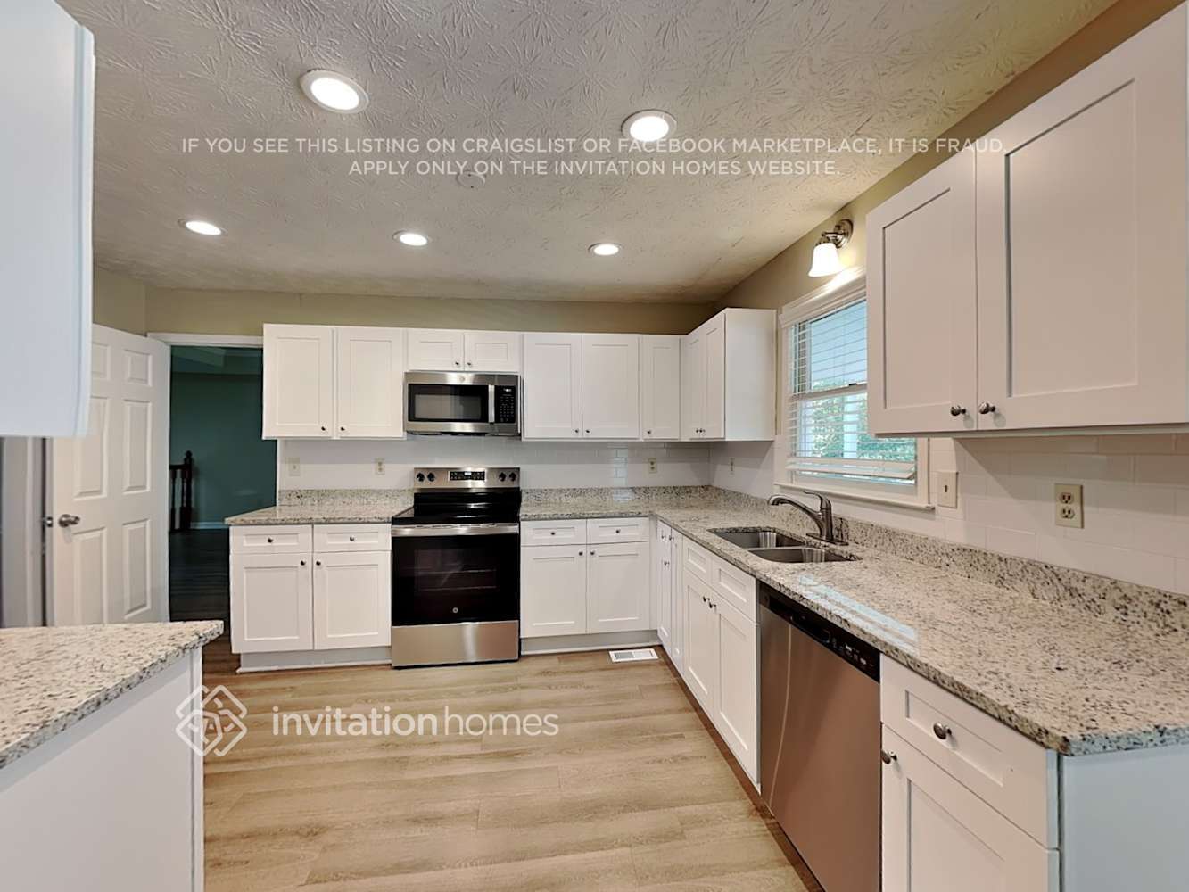 Building Photo - 2461 Sherrie Ln SW