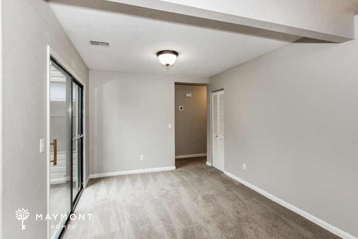 Building Photo - 228 Jadetree Dr