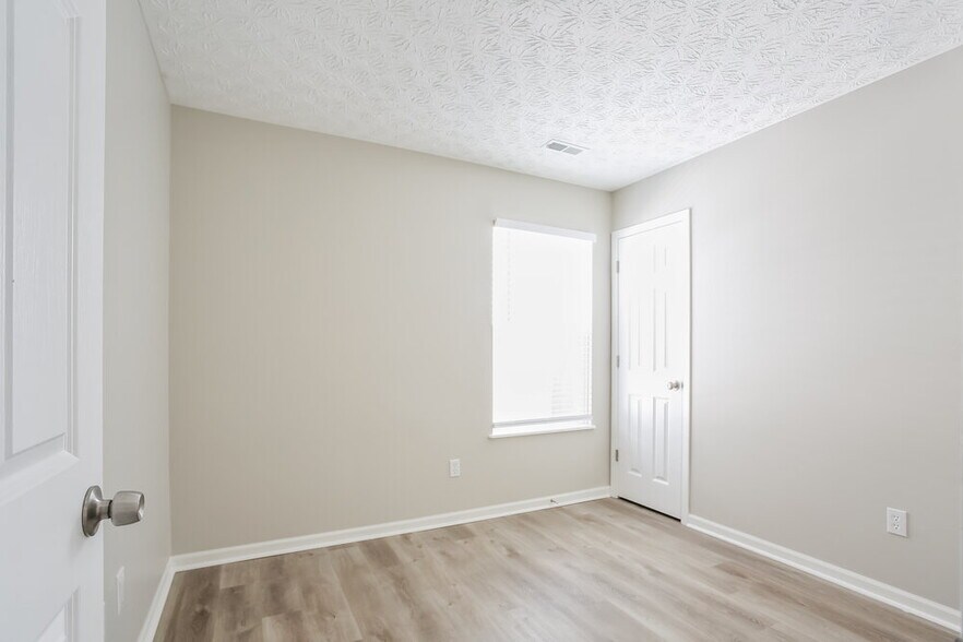 Building Photo - 5789 Lonerise Ln