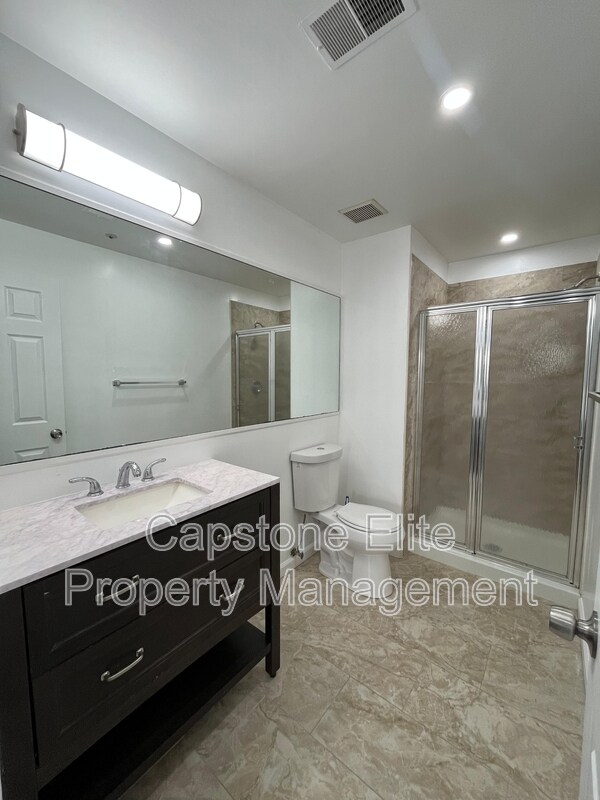 Building Photo - 30 Richmond St