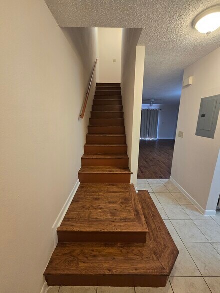 Building Photo - 5202 Sunridge Palms Dr