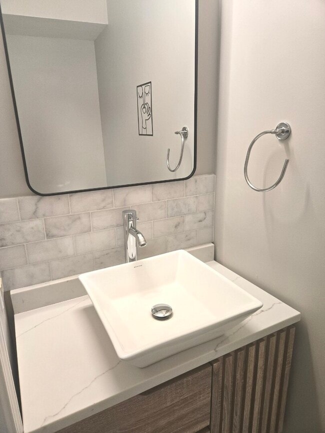 Building Photo - 360 W Inverrary Ln