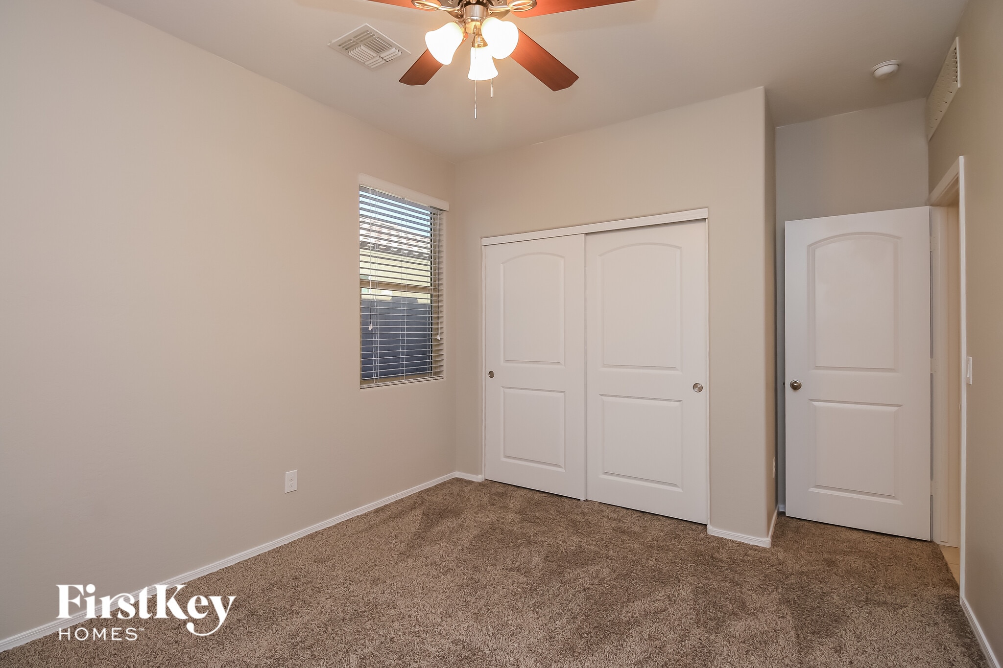 Building Photo - 4742 E Pearl Rd