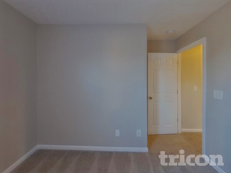 Building Photo - 3011 Deer Trail Dr