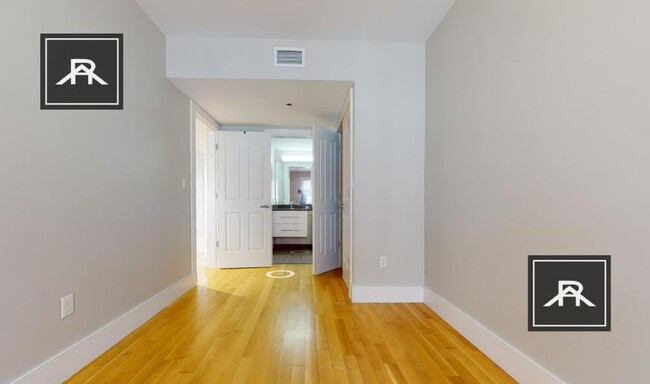 Building Photo - 3 bedroom in Cambridge MA 02138