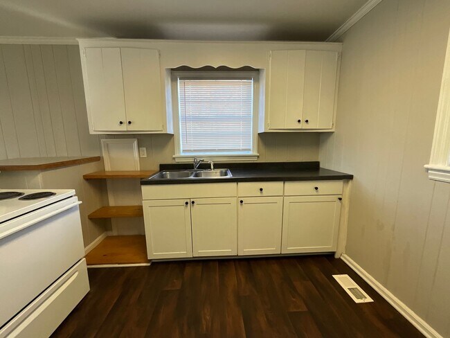 Building Photo - 201 Lowdermilk St