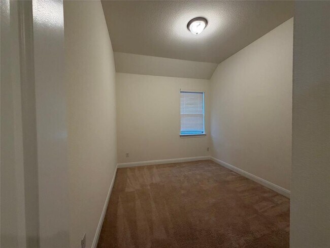 Building Photo - 1504 Sibley Wy