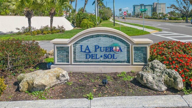 Building Photo - 5510 Del Sol Blvd