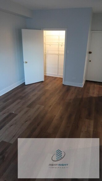 Building Photo - 534 W Stratford Pl