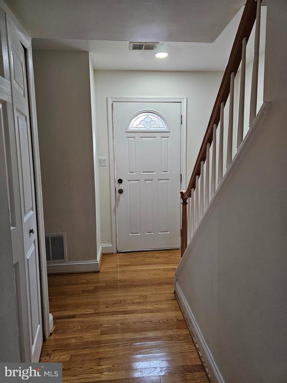 Building Photo - 5467 Lighthouse Ln