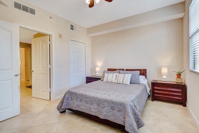 Building Photo - 12955 Positano Cir