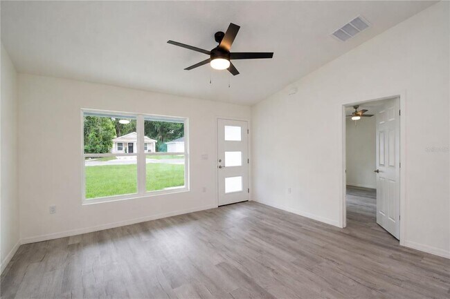 Building Photo - 510 SW 15th Ave