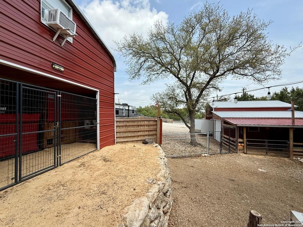 Building Photo - 1224 Campfire