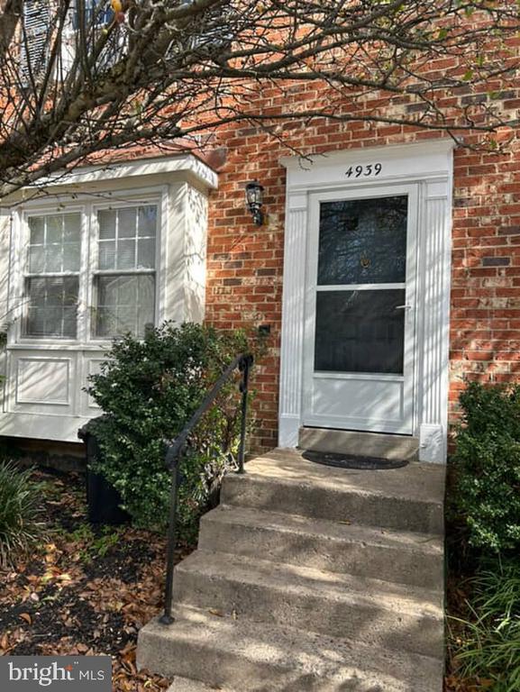 Building Photo - 4939 McFarland Dr
