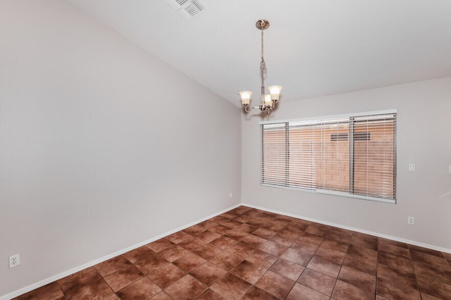 Building Photo - 15821 W Tara Ln