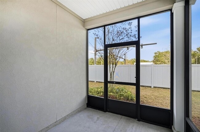 Building Photo - 165 Redbud Rd