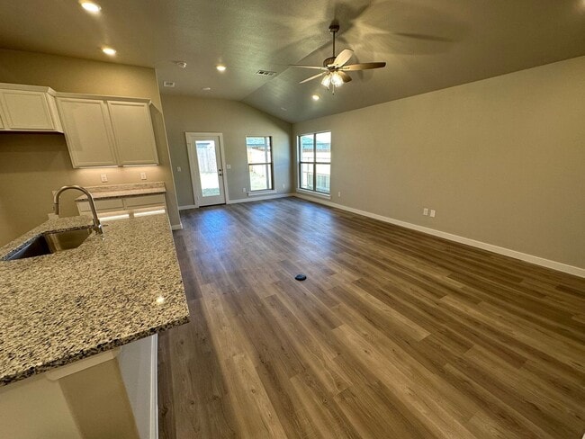 Building Photo - Brand new in The Meadows!