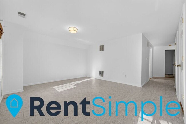 Building Photo - 13136 Ashnut Ln