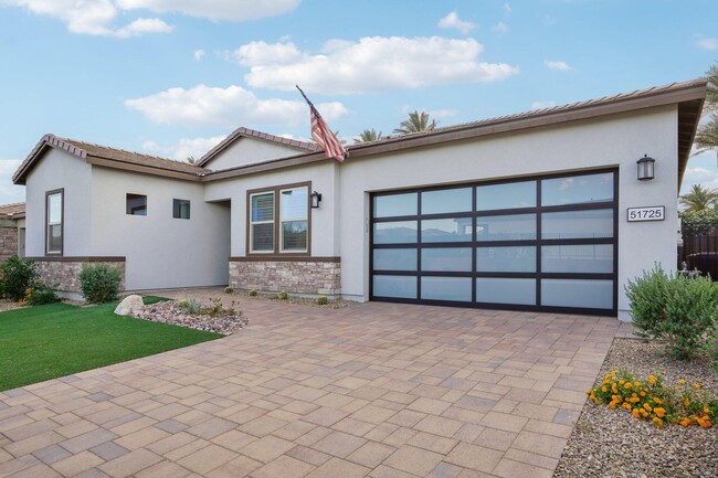 Building Photo - 51725 Pinnacle Vis Dr