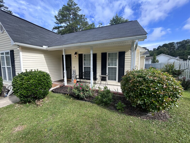 Building Photo - 317 Jaybird Ln