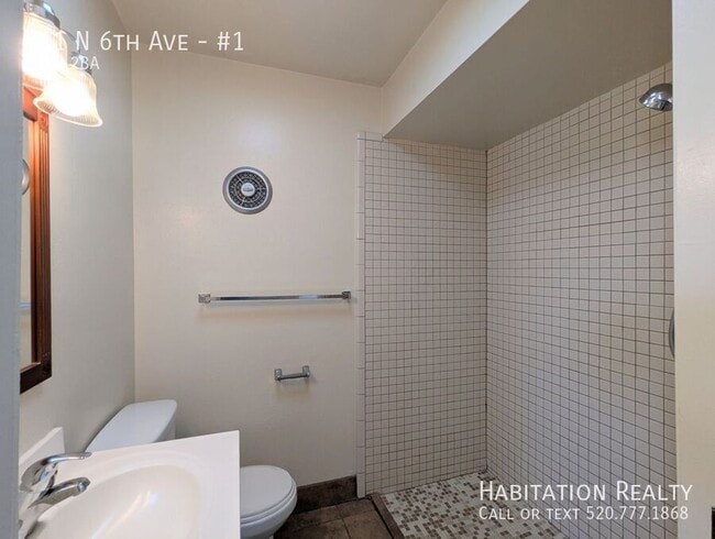 Building Photo - 711 N 6th Ave