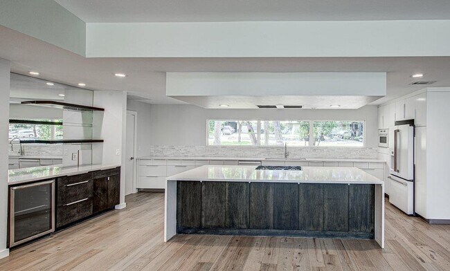 Building Photo - 6106 Shoal Creek Blvd