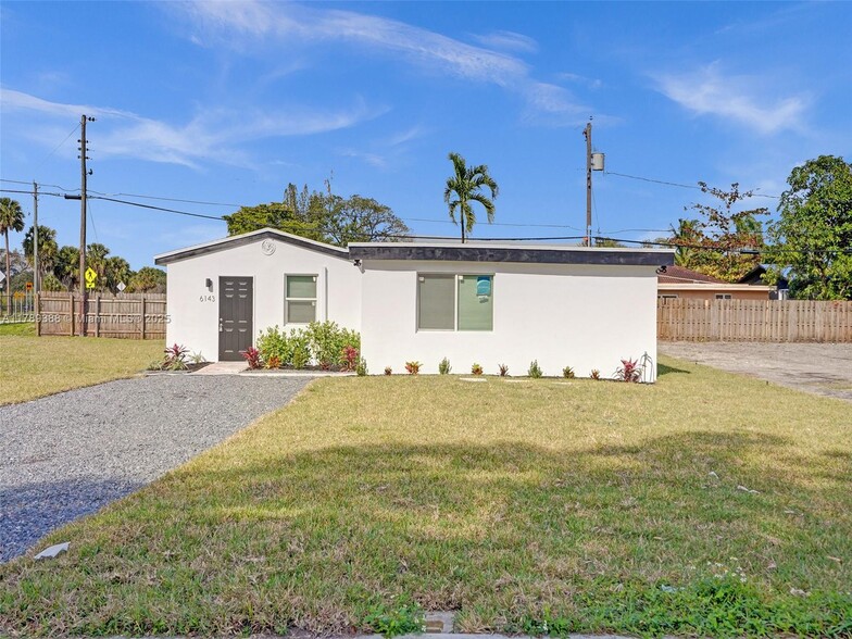 Building Photo - 6147 SW 40th St