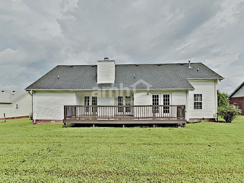Building Photo - 551 Windy Rd