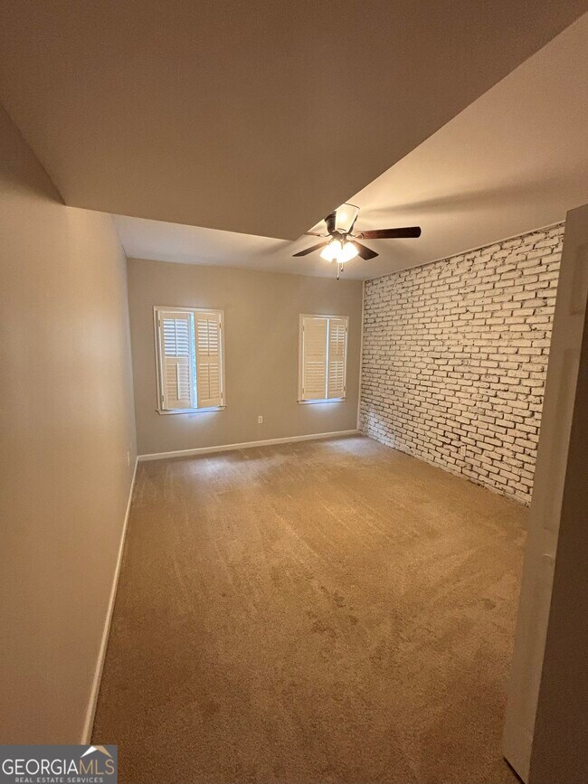 Building Photo - 3675 Peachtree Rd NE