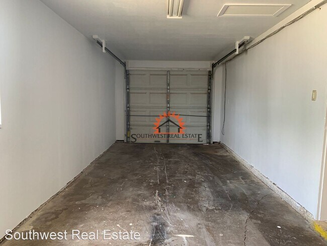 Building Photo - 3 br, 1 bath House - 217 W. Manana Blvd.