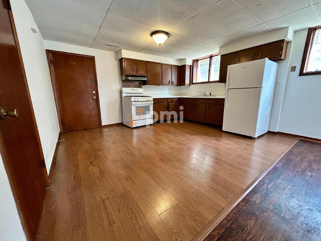 Building Photo - 1308 W 150th St